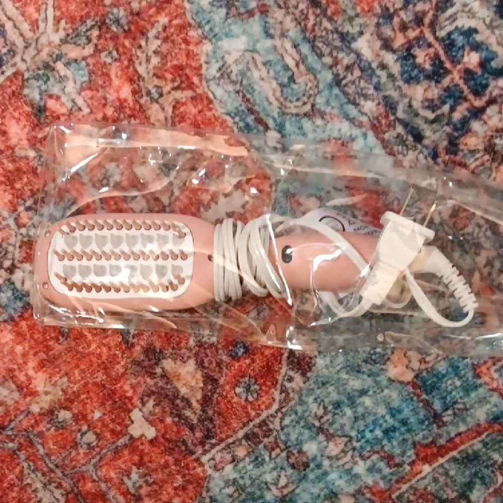 💜Vivitar Mini Heated Hair brush